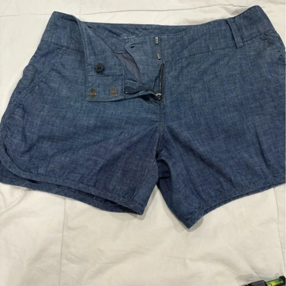 Lightweight denim shorts from the limited size‎ 6 great for back to school